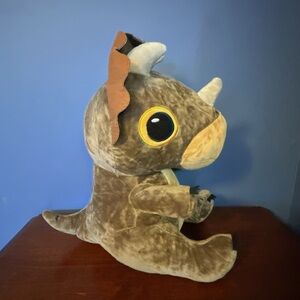 Jurassic World 14 Inch Triceratops Dinosaur Plushie Round1 Exclusive NEW!